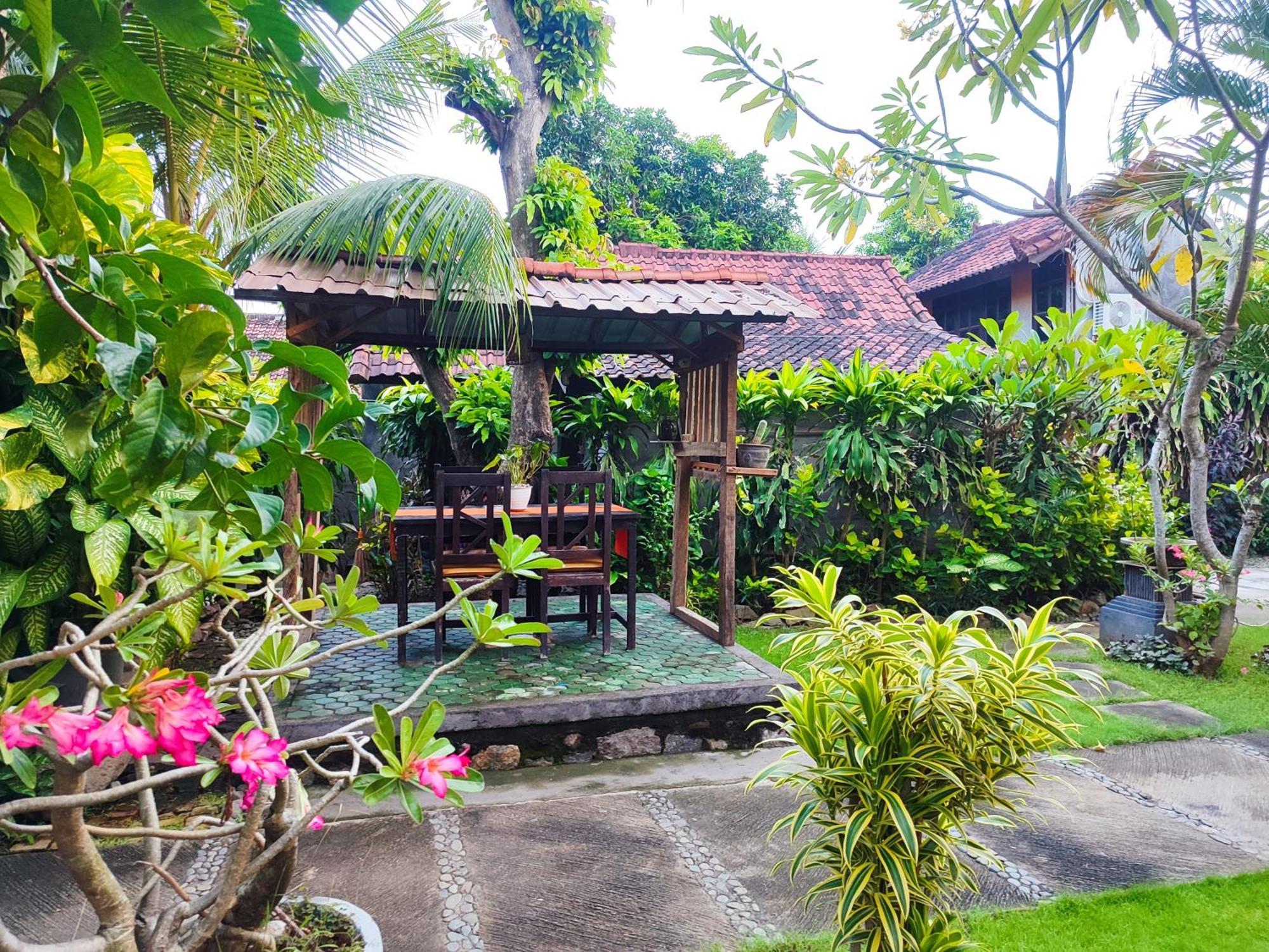 Giri Sari Guest House Pemuteran Zimmer foto